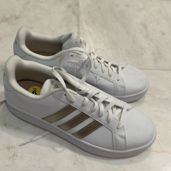 adidas Shoes - Women’s Adidas size 9 Grand Court sneakers NWT